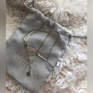 Kendra Scott necklace